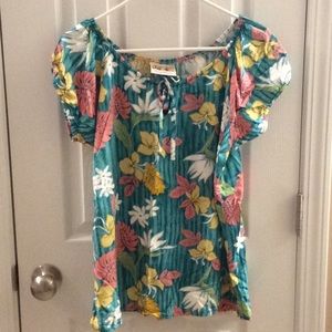 Winnie Fashion M Hawaiian floral shirt flowers